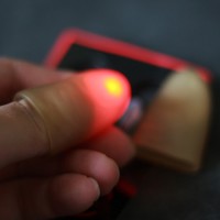 超亮光能舞动(拇指灯红光,2粒电池) D Lite Extra Bright Version In Red